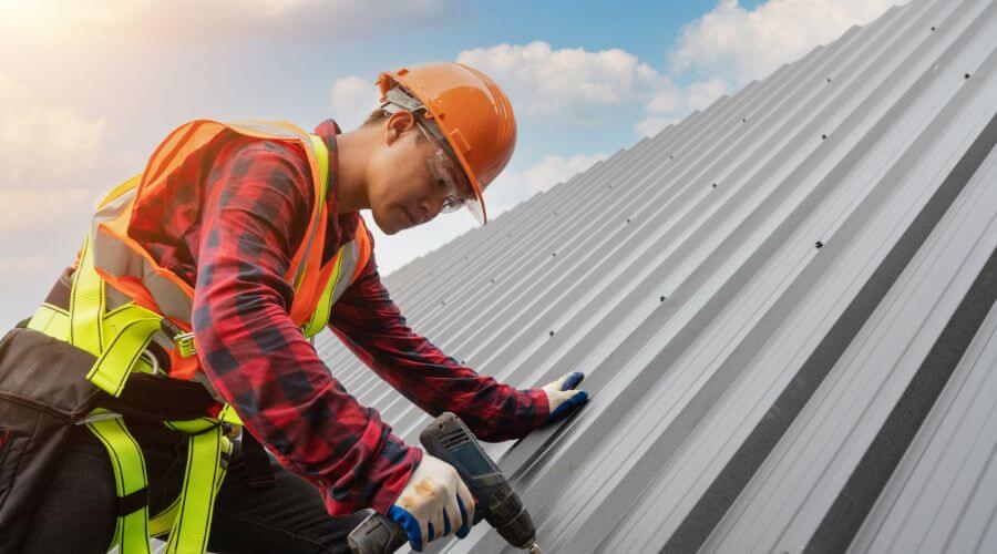 Professional residential roofers in Holland, IA